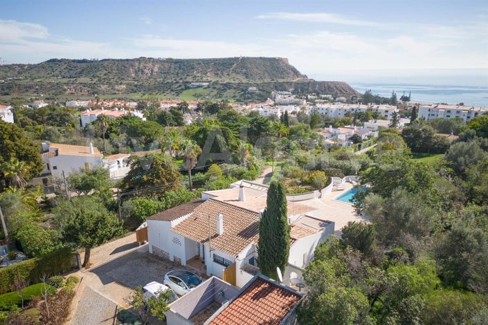 Image No.19-4 Bed House for sale