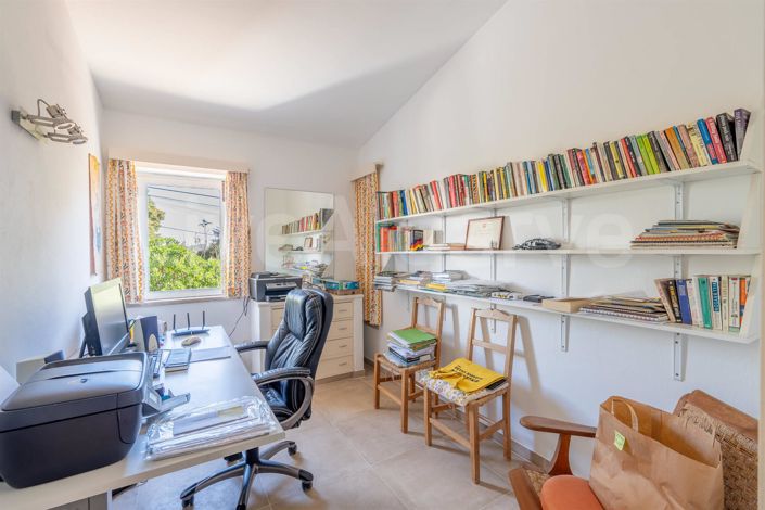 Image No.32-4 Bed House for sale