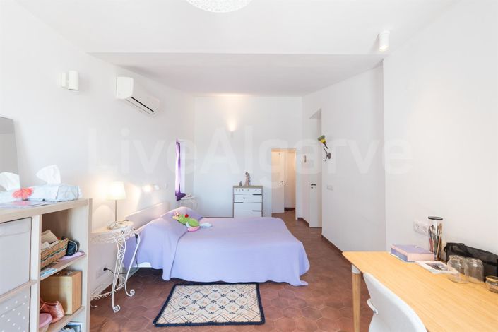 Image No.36-4 Bed House for sale