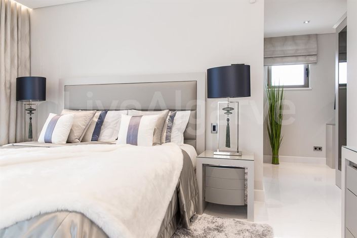 Image No.23-5 Bed House for sale