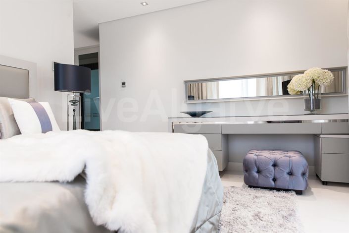 Image No.24-5 Bed House for sale