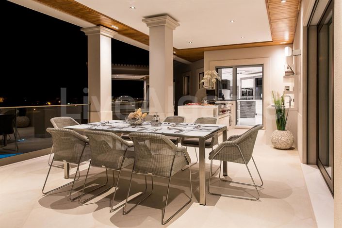 Image No.28-5 Bed House for sale