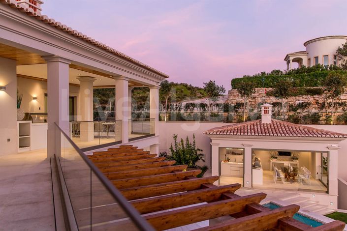 Image No.31-5 Bed House for sale