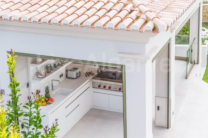 Image No.4-5 Bed House for sale