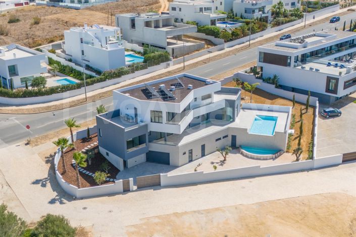 Image No.14-5 Bed House for sale