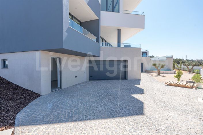 Image No.37-5 Bed House for sale