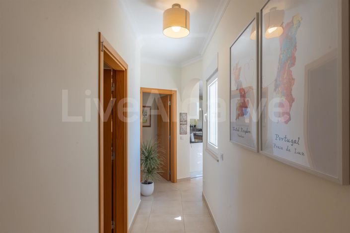 Image No.26-4 Bed House for sale