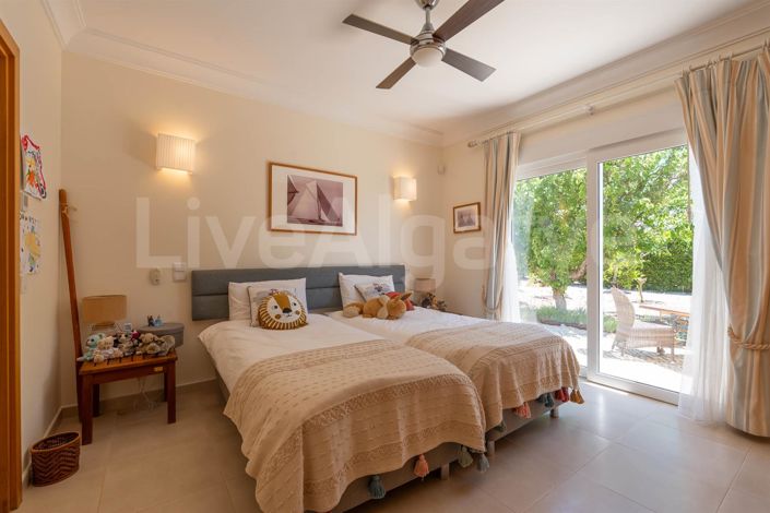 Image No.29-4 Bed House for sale