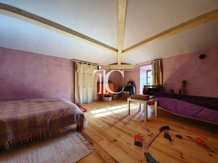 Image No.7-4 Bed House for sale