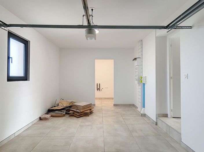 Image No.16-4 Bed House for sale