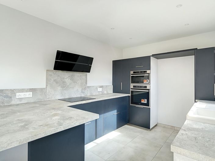 Image No.7-4 Bed House for sale