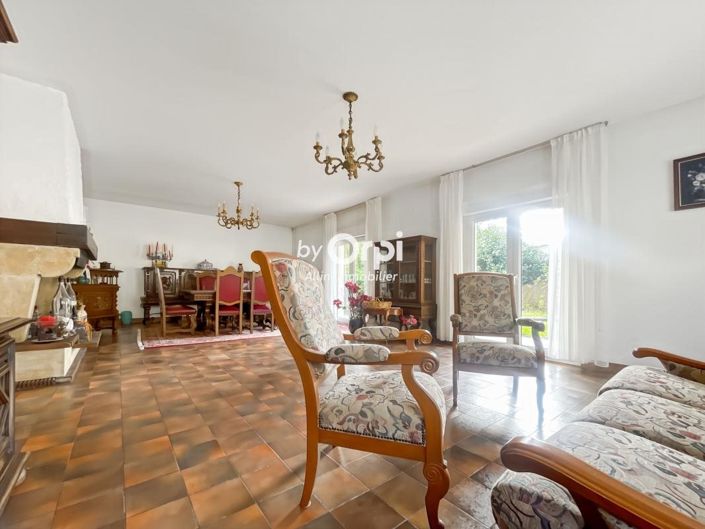 Image No.10-4 Bed House for sale