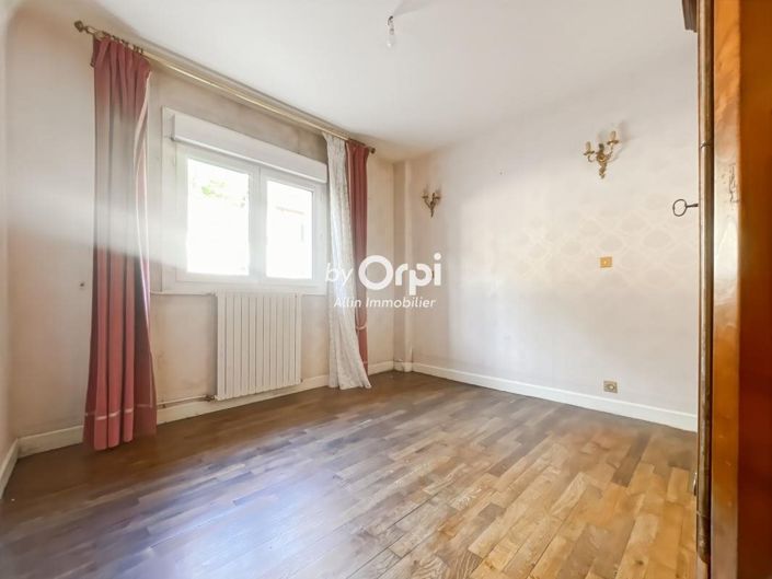 Image No.16-4 Bed House for sale