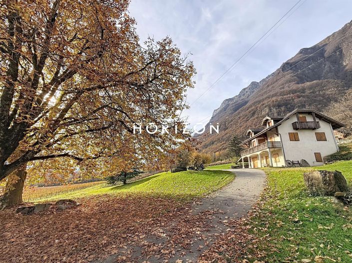 Image No.19-5 Bed House for sale