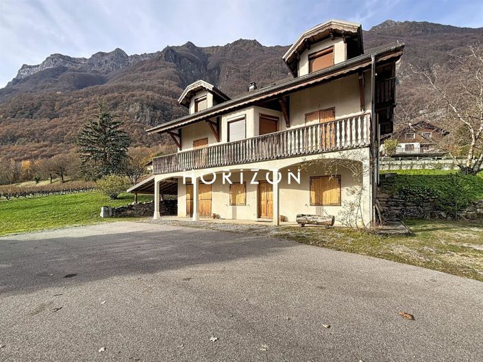 Image No.20-5 Bed House for sale