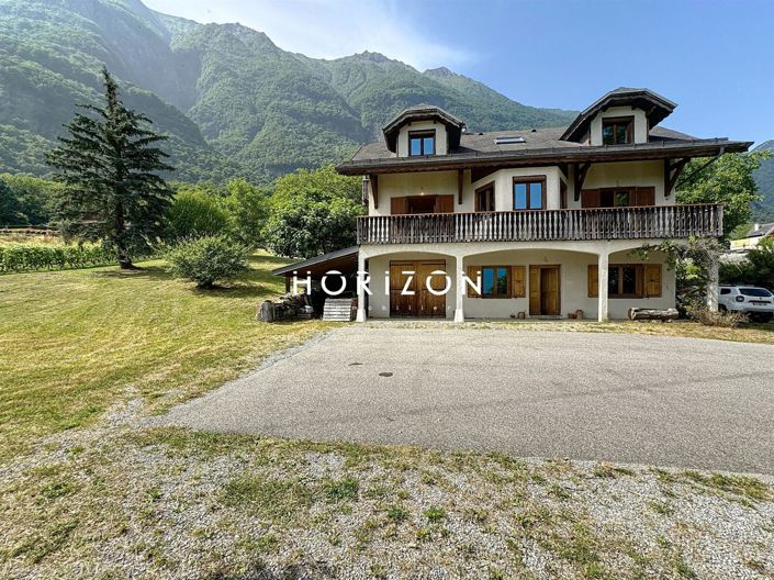 Image No.26-5 Bed House for sale