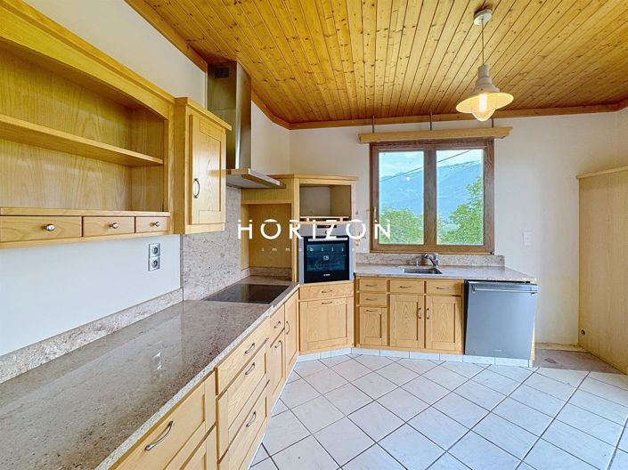 Image No.5-5 Bed House for sale