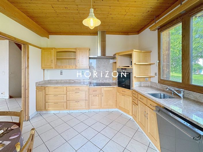 Image No.6-5 Bed House for sale