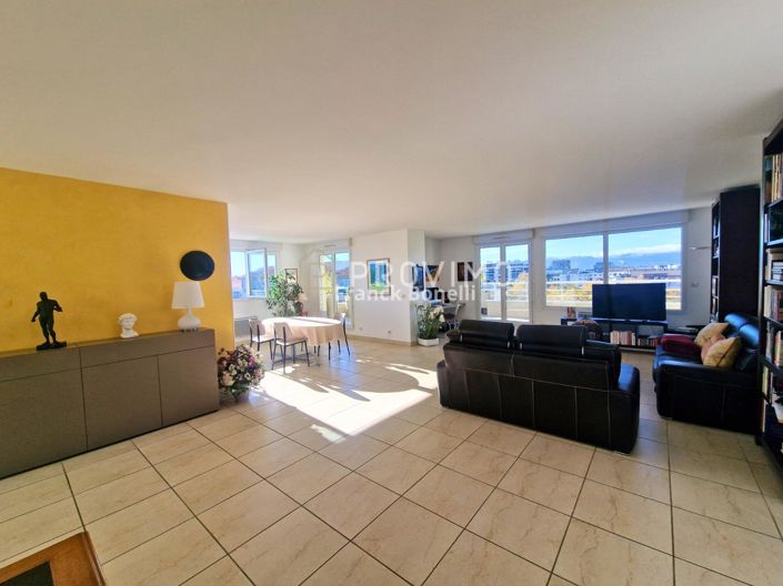 Image No.4-4 Bed Apartment for sale