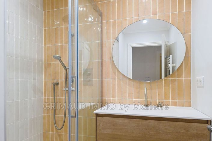 Image No.8-3 Bed House for sale