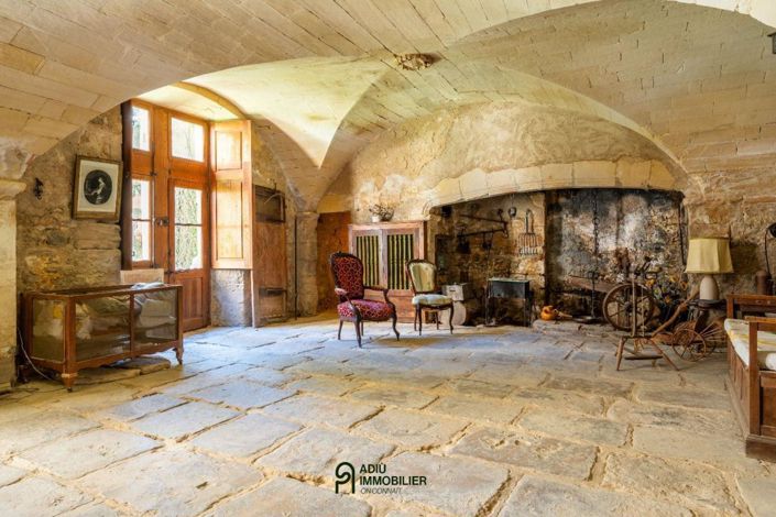 Image No.12-10 Bed Property for sale