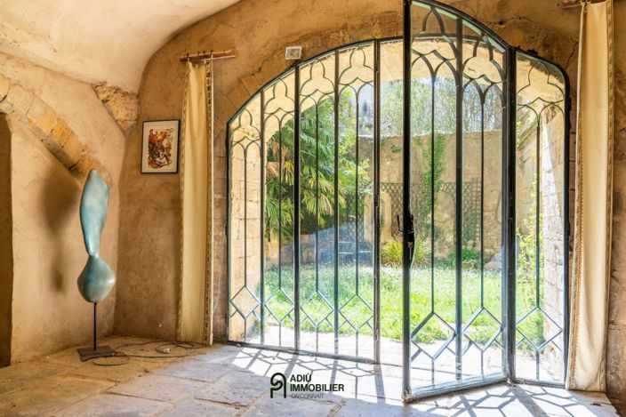 Image No.3-10 Bed Property for sale