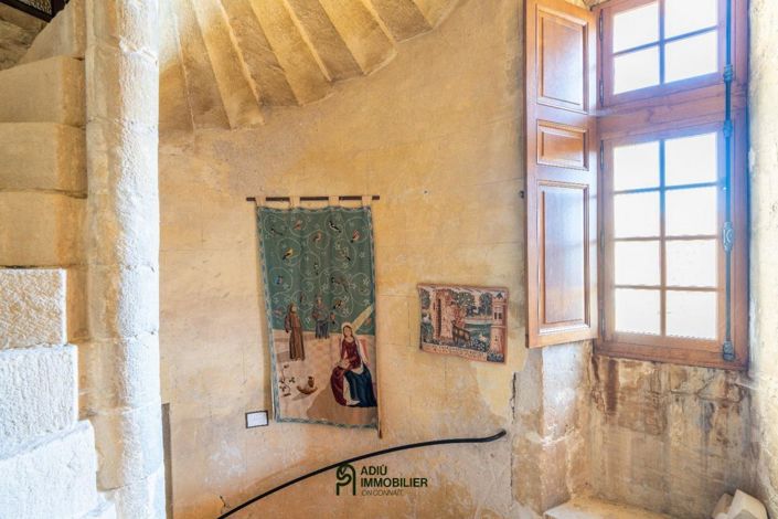 Image No.6-10 Bed Property for sale