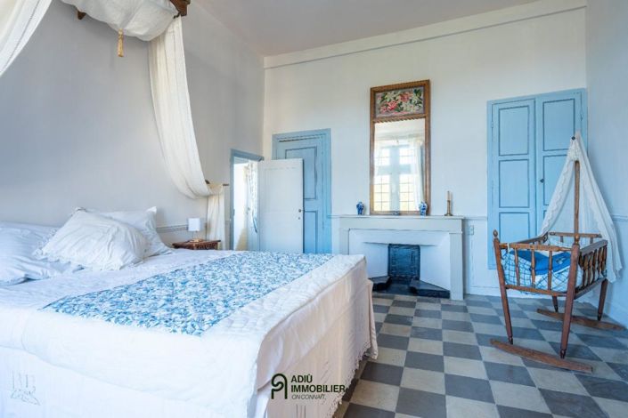 Image No.9-10 Bed Property for sale