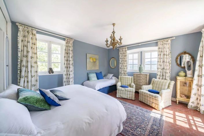 Image No.13-11 Bed House for sale