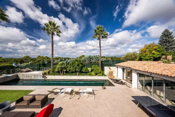 Image No.4-6 Bed House for sale