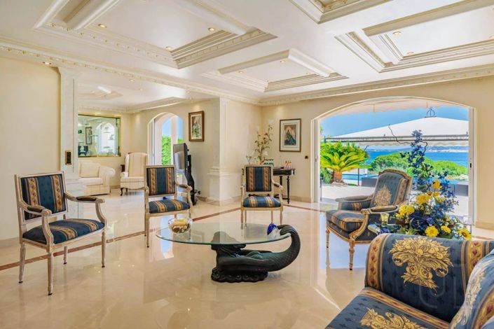 Image No.8-5 Bed House for sale