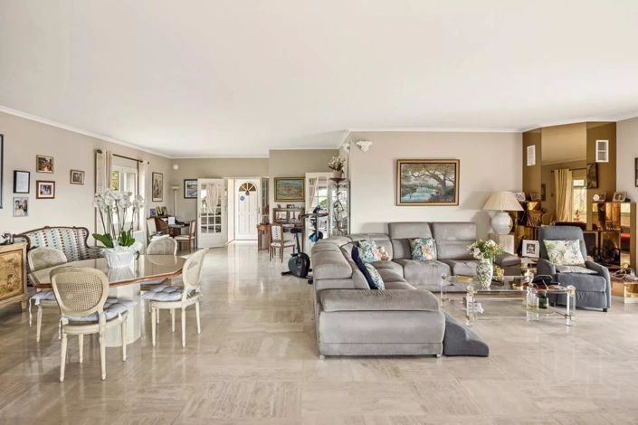 Image No.4-6 Bed House for sale