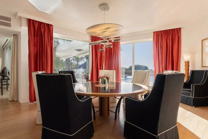 Image No.6-6 Bed House for sale