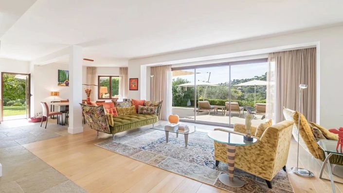 Image No.3-5 Bed House for sale