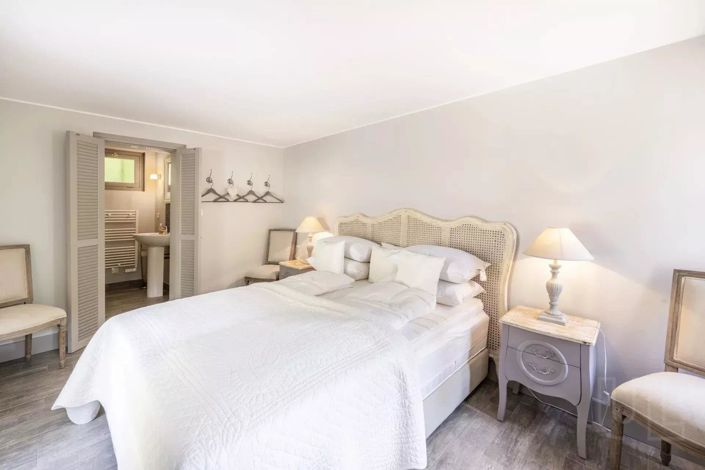 Image No.12-5 Bed House for sale