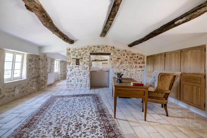 Image No.12-5 Bed House for sale