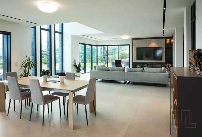 Image No.7-5 Bed House for sale