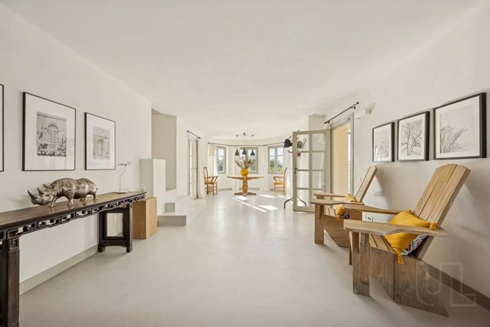 Image No.7-5 Bed House for sale