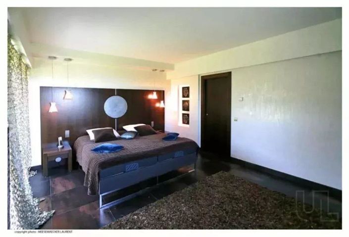 Image No.7-5 Bed House for sale