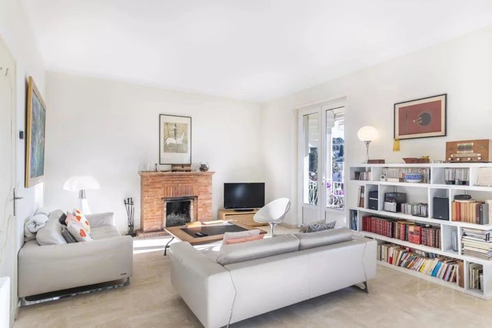 Image No.10-4 Bed House for sale