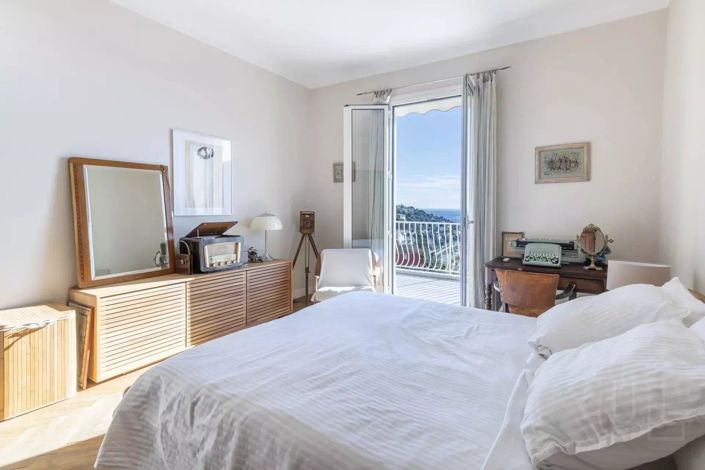 Image No.21-4 Bed House for sale