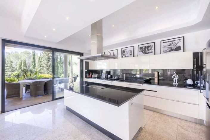 Image No.3-7 Bed House for sale