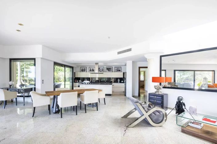 Image No.4-7 Bed House for sale