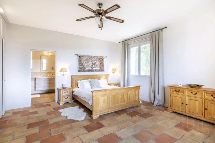 Image No.13-6 Bed House for sale