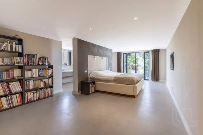 Image No.10-5 Bed House for sale