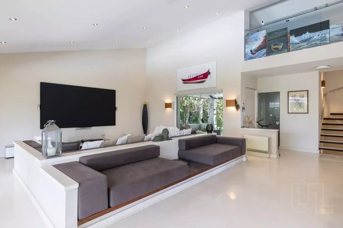 Image No.12-5 Bed House for sale