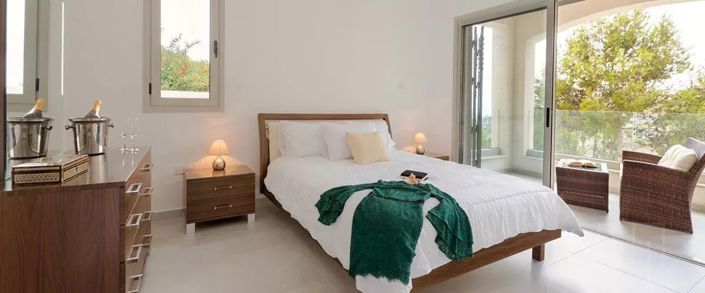 Image No.17-5 Bed House for sale