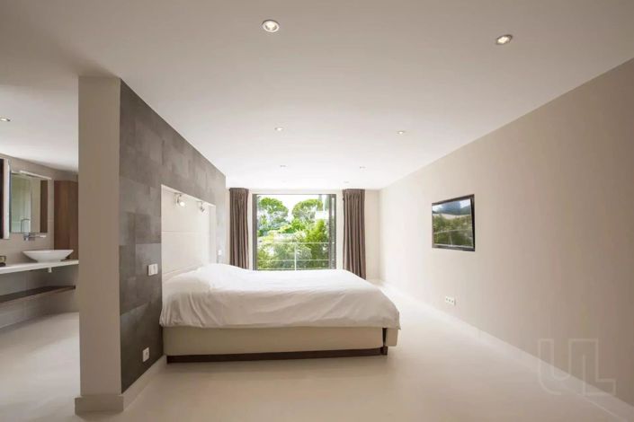 Image No.4-5 Bed House for sale