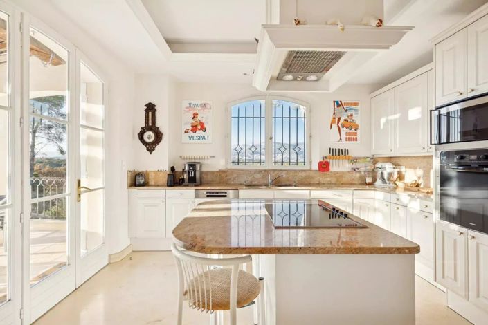 Image No.8-4 Bed House for sale