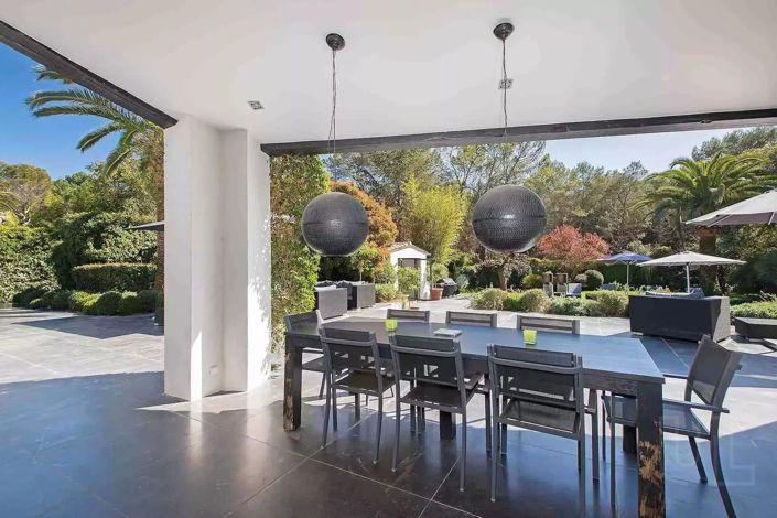 Image No.3-5 Bed House for sale